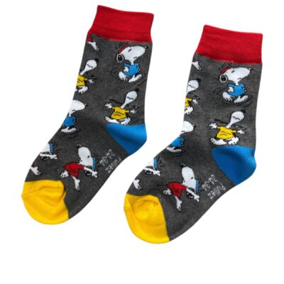 גרביים מעוצבים לילדים  - סנופי רקע אפור