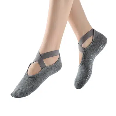 גרבי איקס סגור לפילאטיס ויוגה – אפור כהה