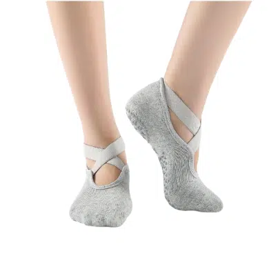 גרבי איקס סגור לפילאטיס ויוגה – אפור בהיר