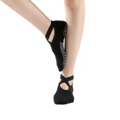 גרבי איקס סגור לפילאטיס ויוגה – שחור